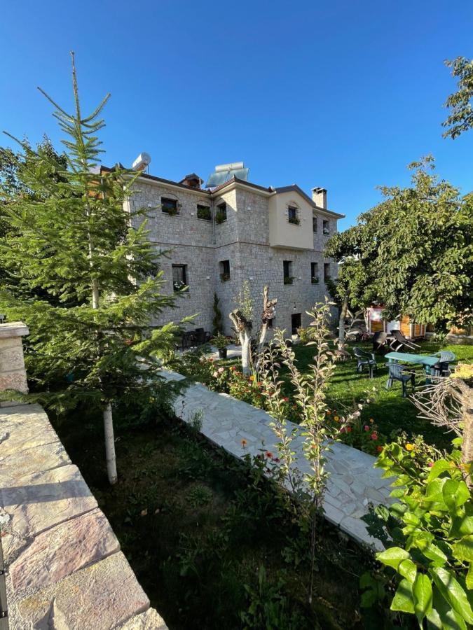 Hotel Bujtina Liana Voskopojë Exterior foto